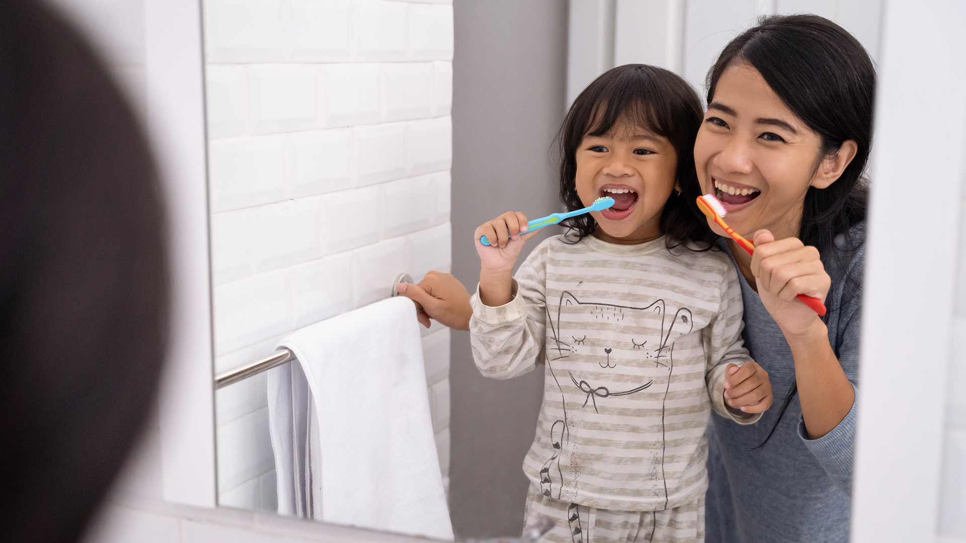 How to Brush Your Toddler’s Teeth: A Parent-Friendly Guide